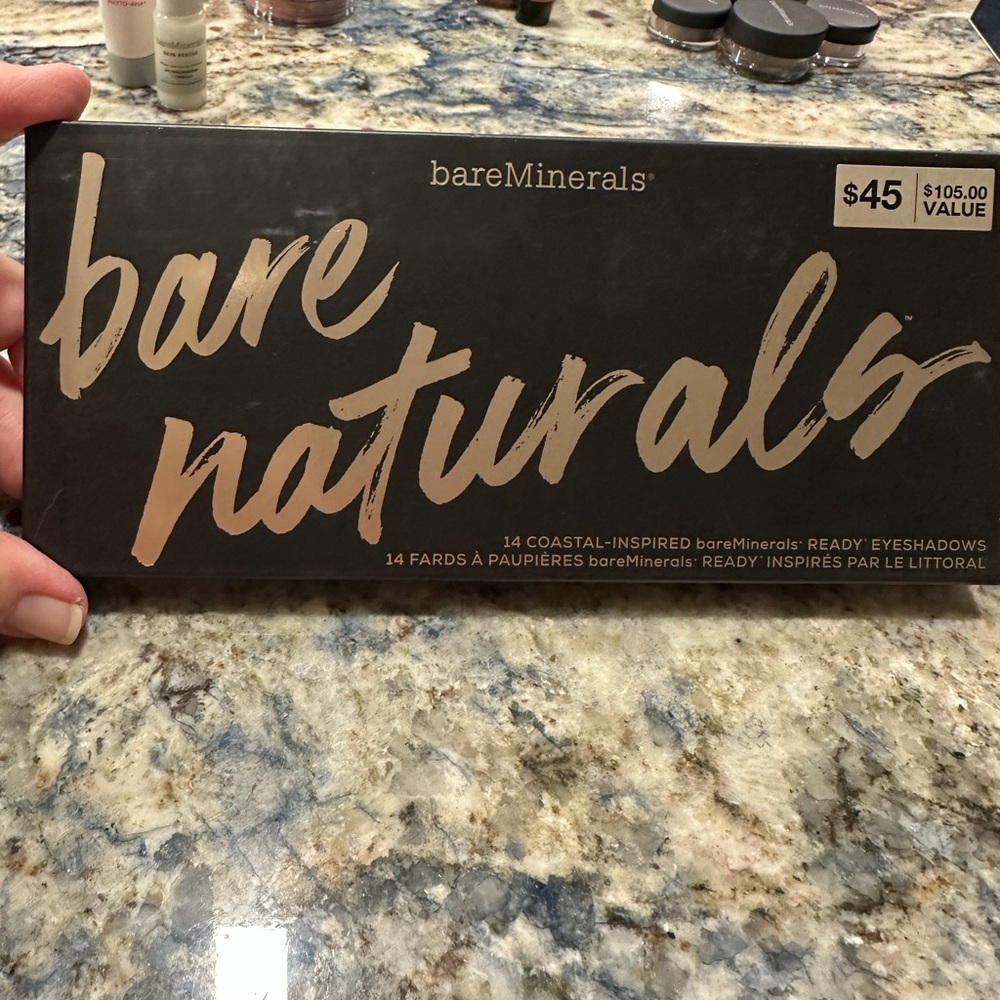 NWT bare naturals 14 eyeshadow case